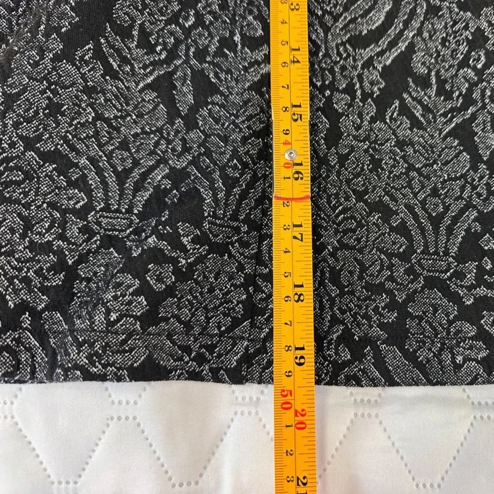 Torrid Skater Skirt Womens‎ 2 Black Silver Metallic Damask A-Line Excellent - Picture 5 of 6